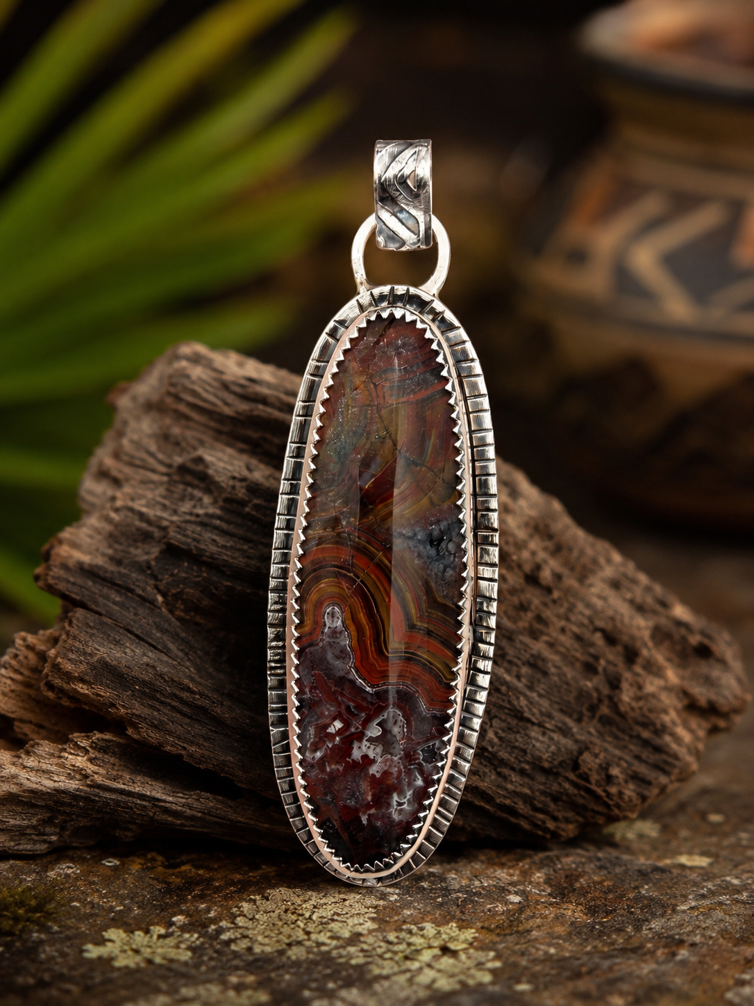 El Rojito Lace Strata Pendant