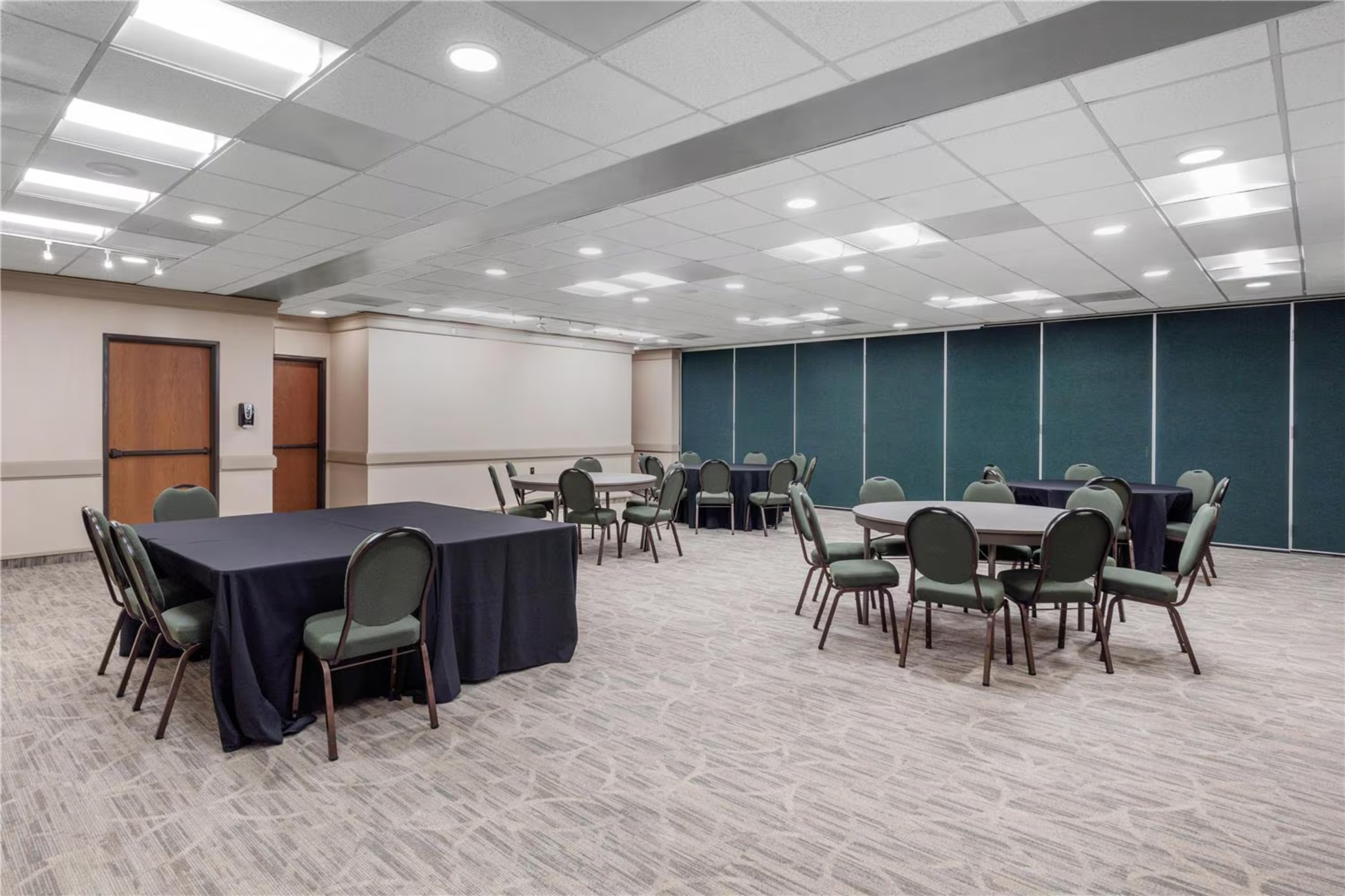 Best Western Plus Oak Harbor Hotel & Conference Center, photo 4