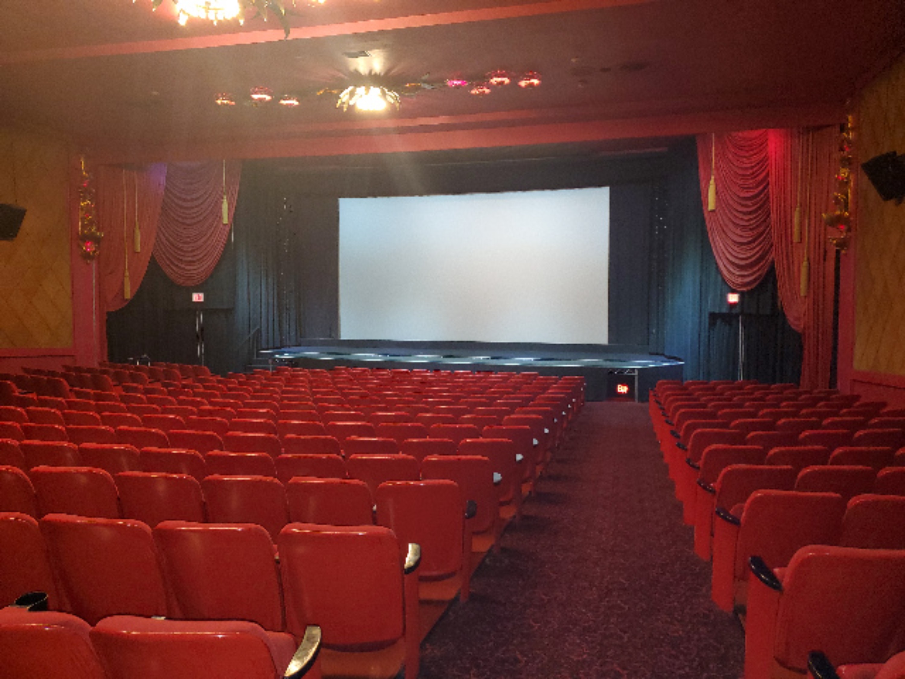 Fine Arts Theatre, photo 3