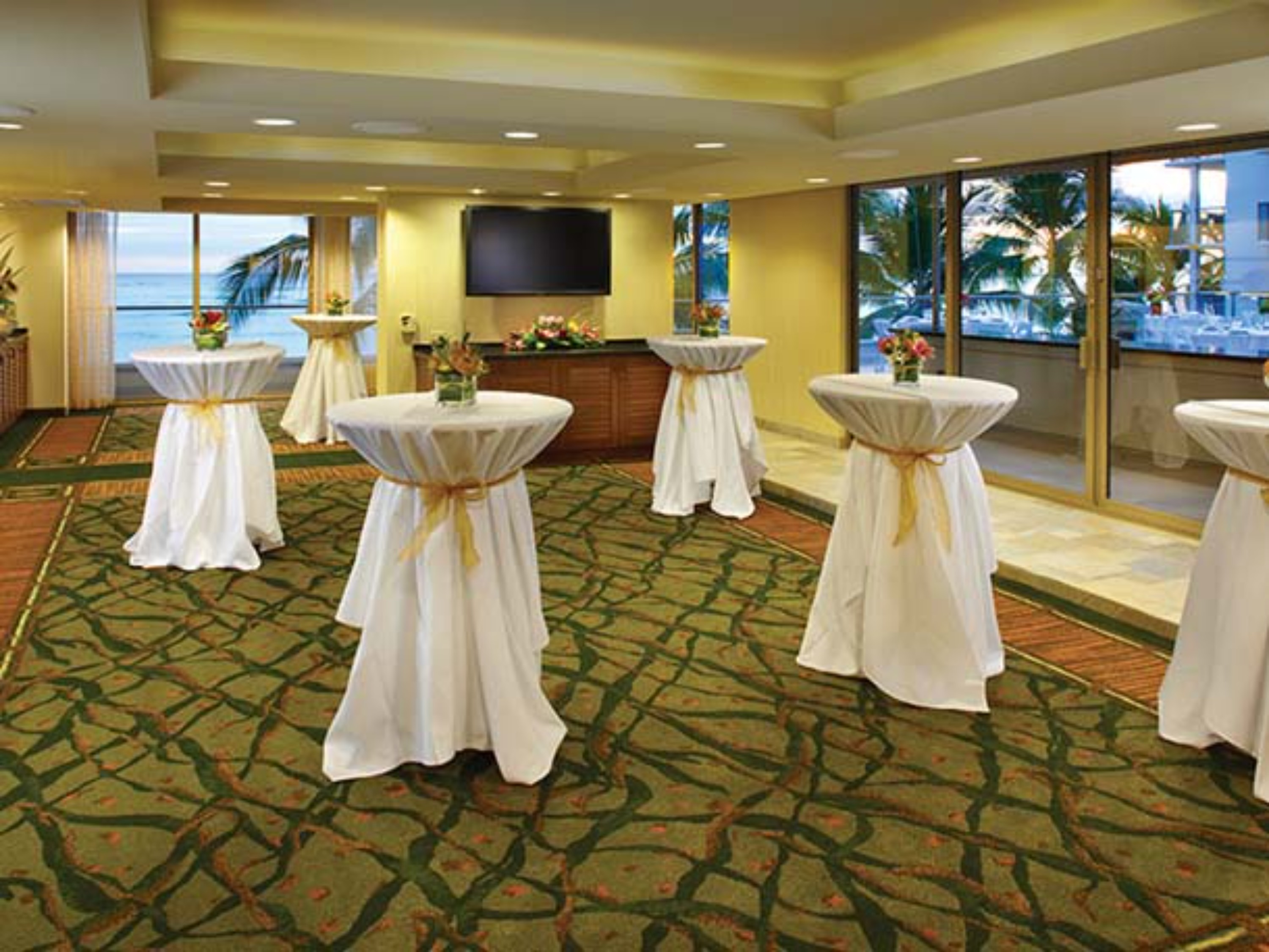Outrigger Reef Waikiki Beach Resort, photo 6