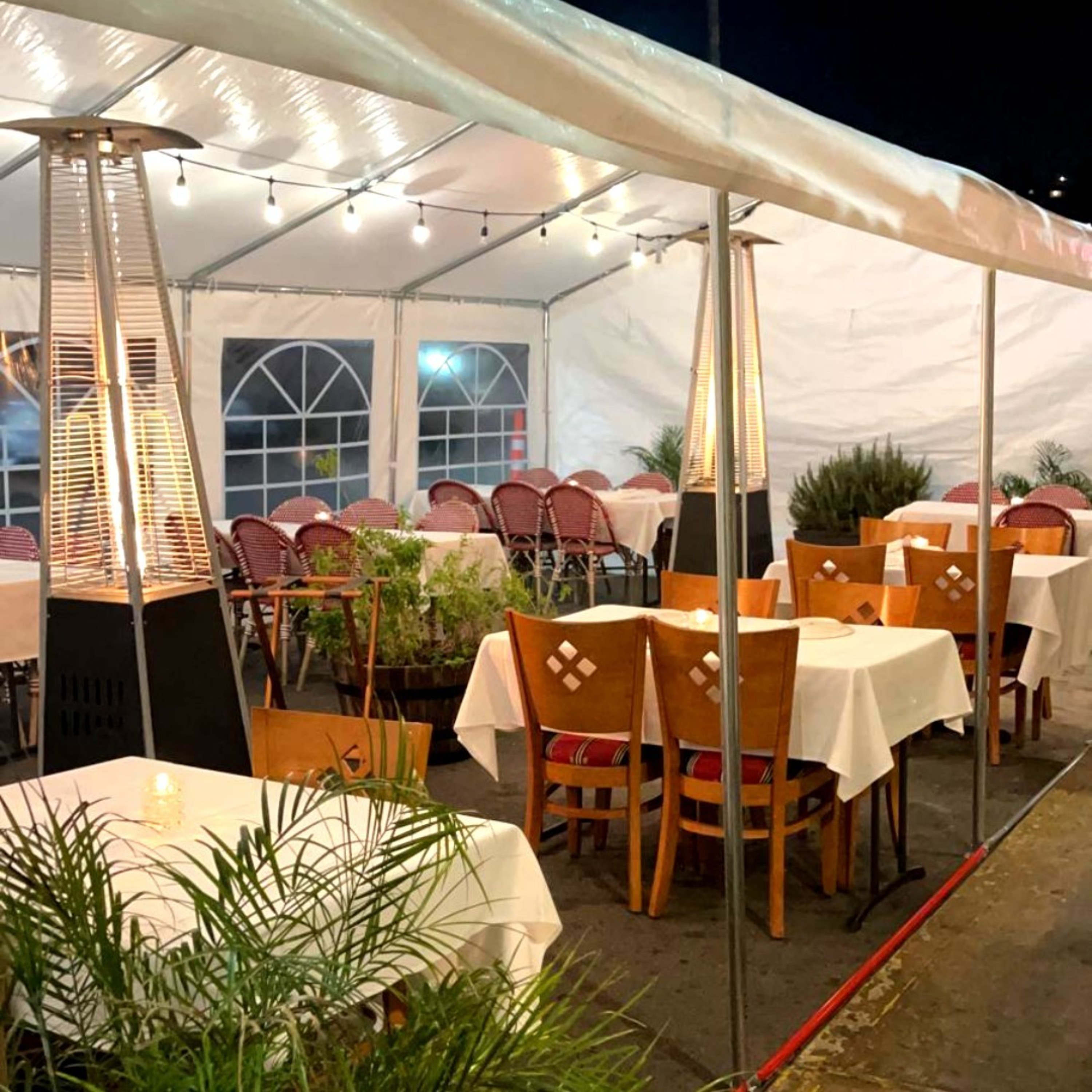 Carousel Restaurant Glendale, photo 3