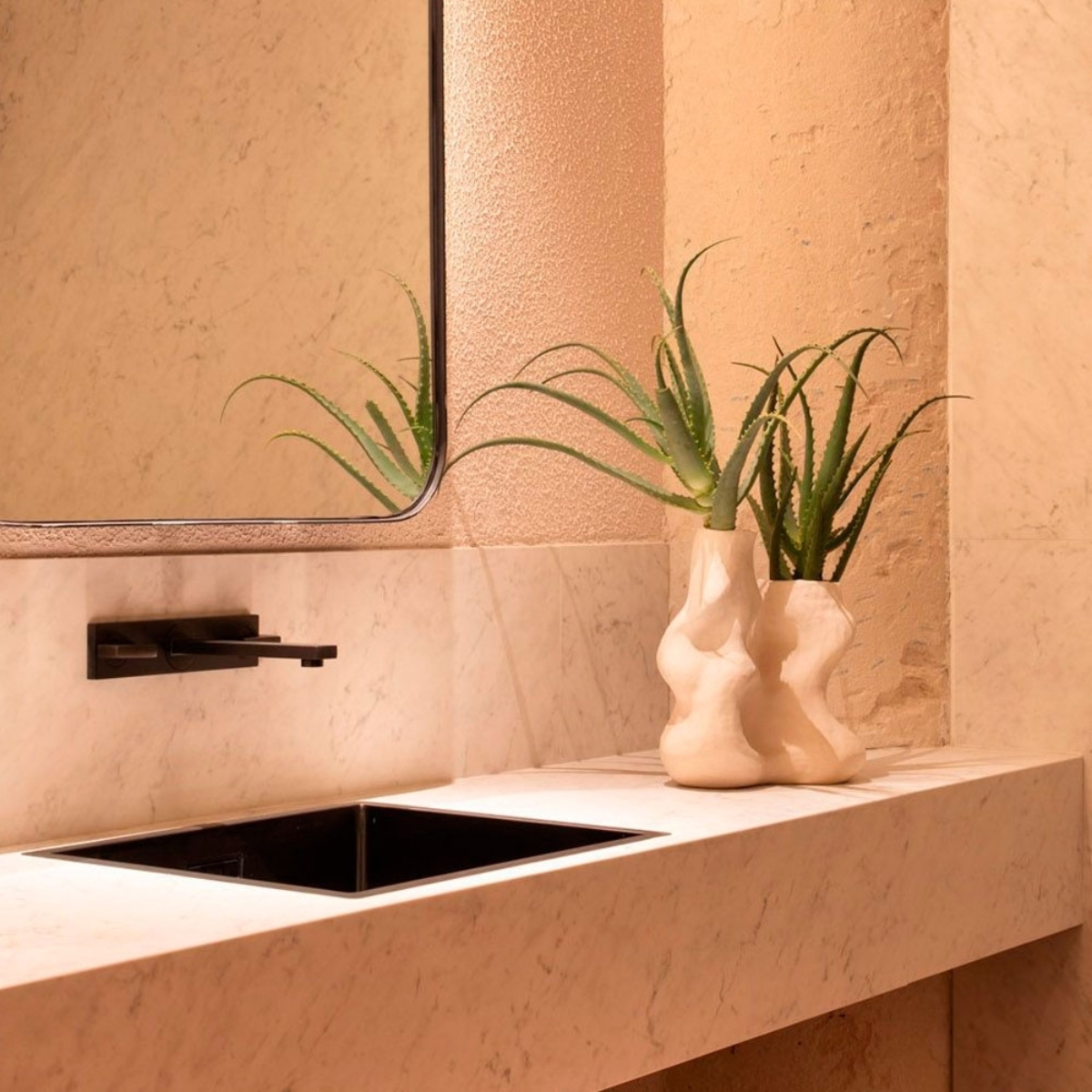 Misturador de mesa ou de parede: Como escolher o ideal para o seu ambiente?