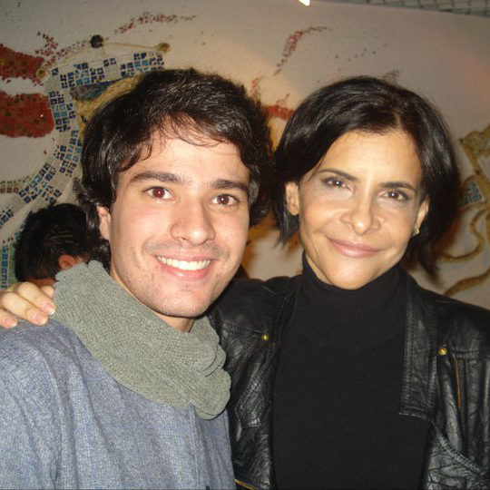 “Há no ar algo em ebulição movido pelo desejo, assim como está lá em Fullgás”2