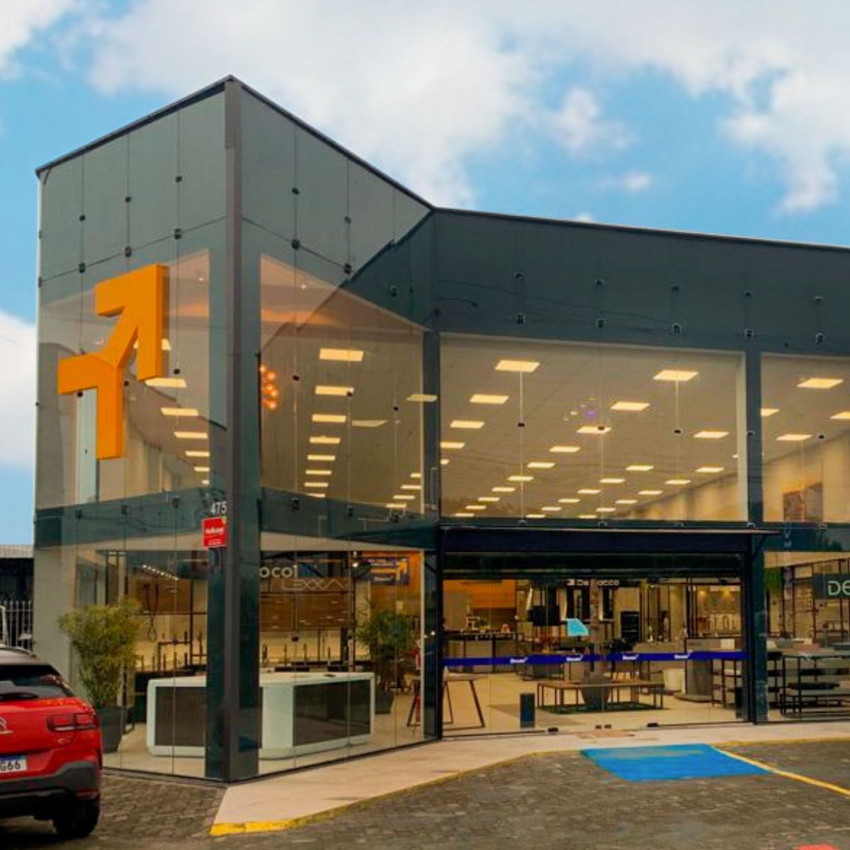 Com características da Praia do Laranjal, Grupo Elevato inaugura segunda loja em Pelotas. 