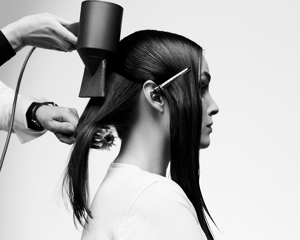 Cuidados para que secador e chapinha não se tornem os vilões dos seus cabelos