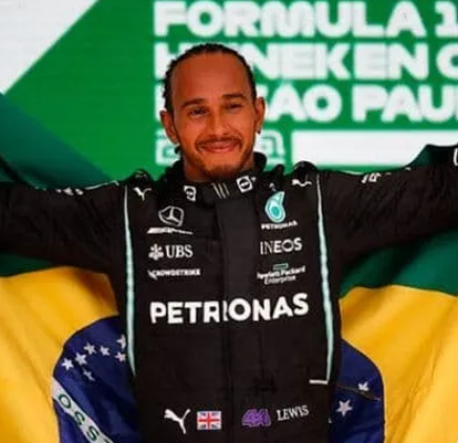 Imagem do post LEWIS HAMILTON – A VITÓRIA À BASE DO VEGANISMO