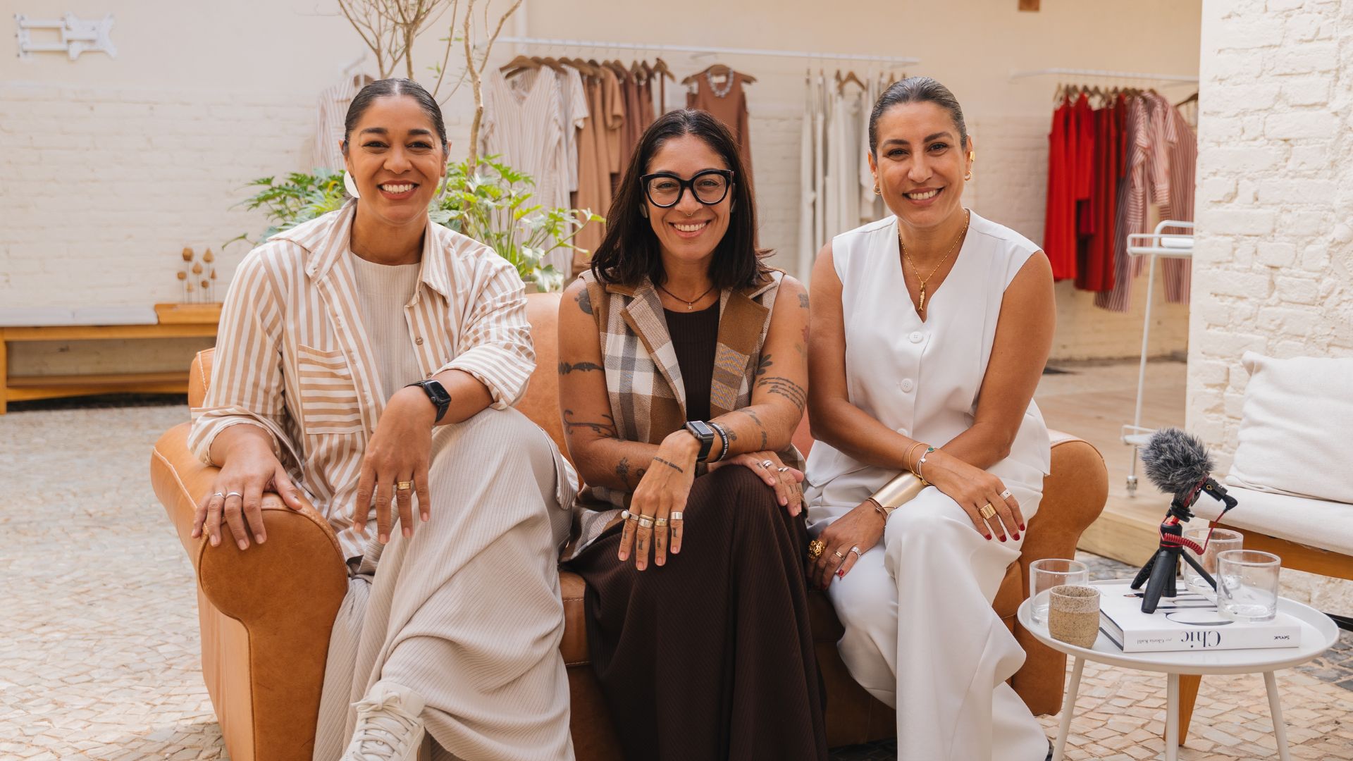 O que começa quando algo ganha voz: nasceu o Podcast “Somos Muitas”