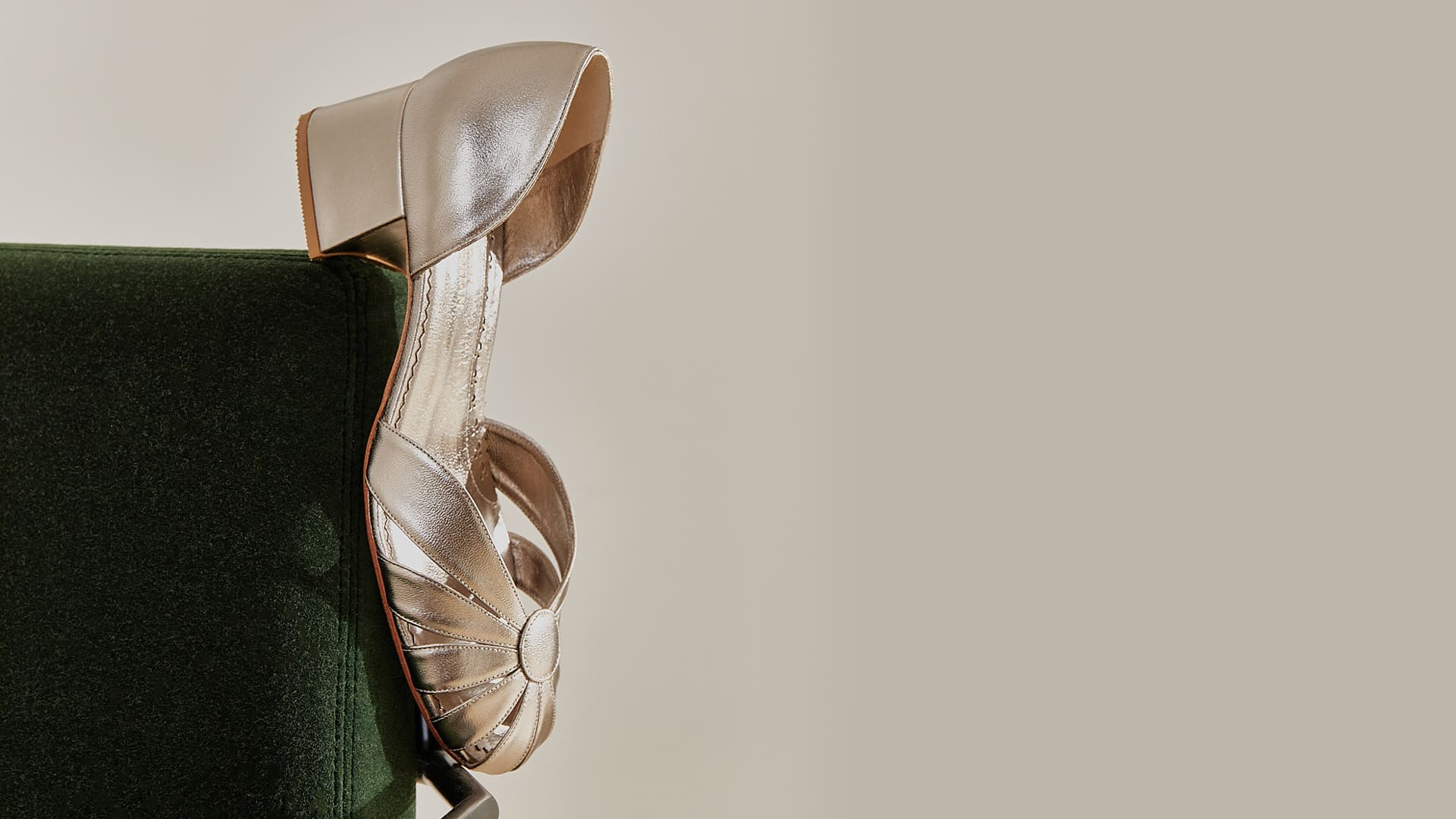 Foto do post Peças metalizadas Sarah Chofakian