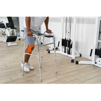 Imagem do post A importância dos equipamentos ortopédicos na reabilitação e prevenção de lesões.