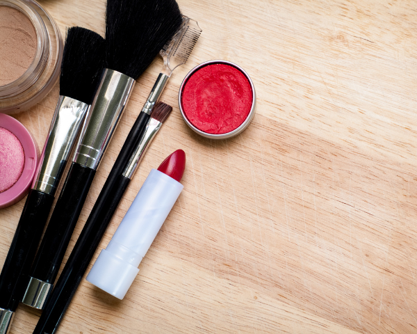 Imagem do post Kits de Maquiagem: Facilitando sua Rotina