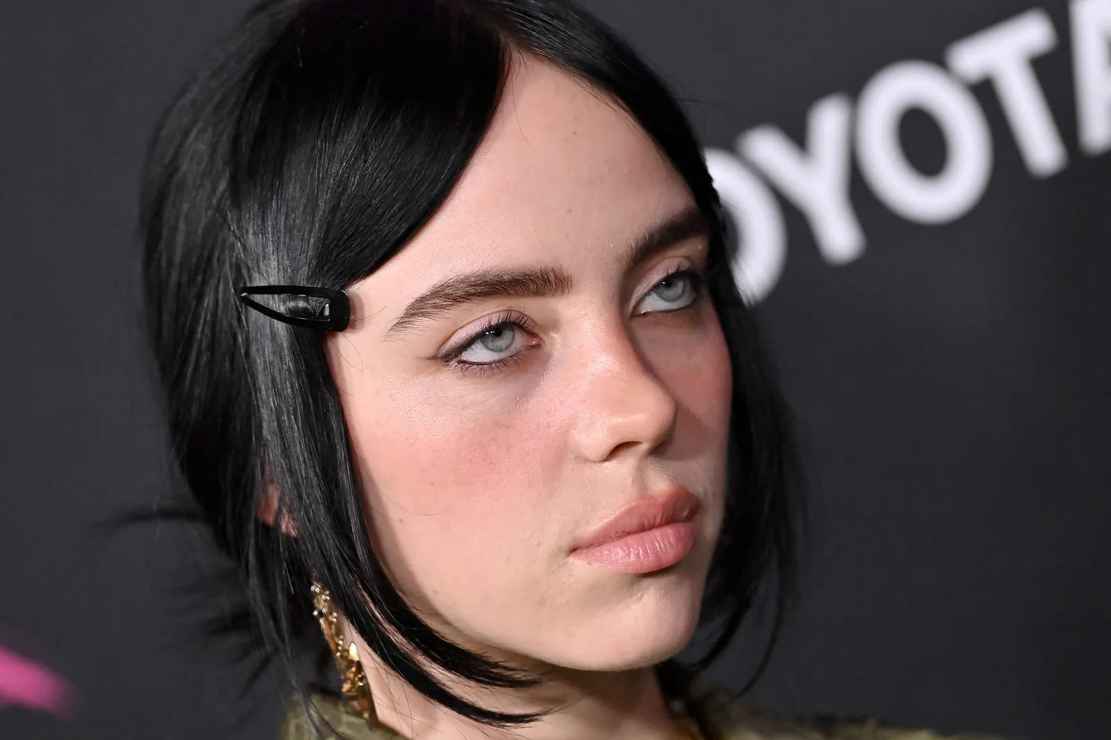 Imagem do post Tired Girl Makeup: A Tendência que Transforma Cansaço em Charme