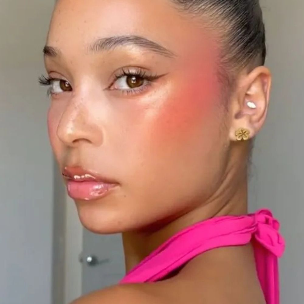 Sunset Blush: A Nova Tendência de Maquiagem que Conquistou as