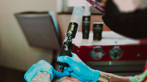 Foto do post COMO CUIDAR DA TATUAGEM DURANTE A CICATRIZAÇÃO