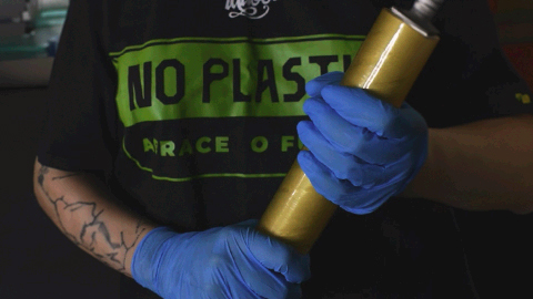 Foto do post PLÁSTICO FILME NA TATUAGEM: USAR POR QUANTO TEMPO?