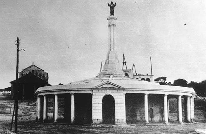 In 1932, the monument to the Sacred Heart of Jesus was built over the miraculous springs at Fatima.