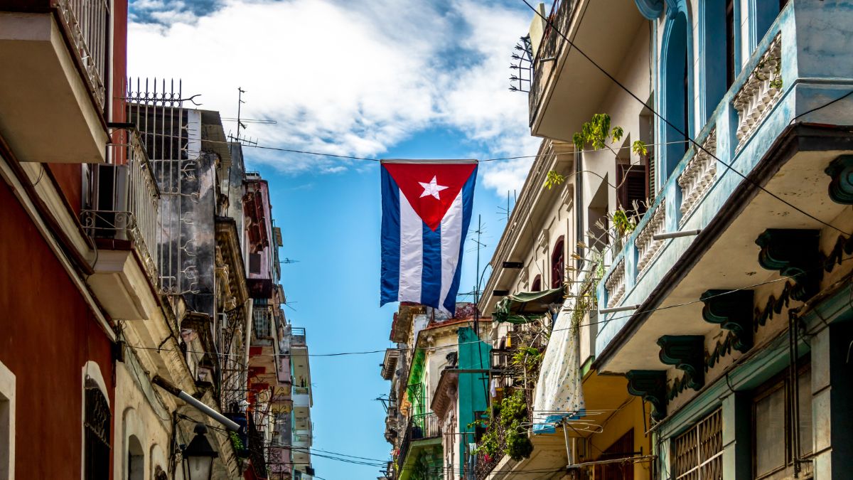 No War on Cuba! Pass a war powers resolution and end the humanitarian crisis.