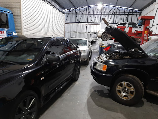 Foto 1 Centro Automotivo Barreiro - Oficina Mecânica, Elétrica e Ar Condicionado