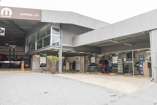 Foto 4 Strada Jeep - Pós Venda