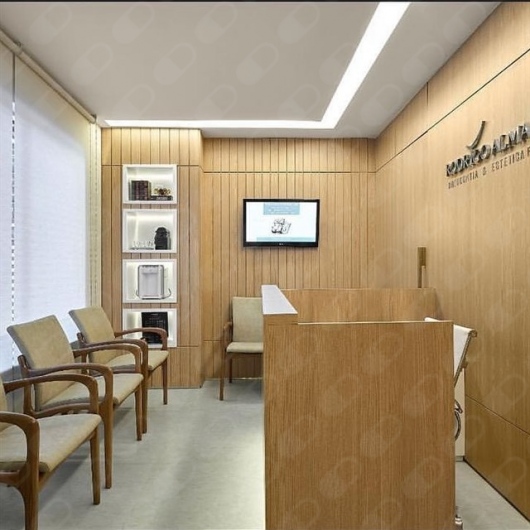 Dr. Rodrigo Almada, Dentista