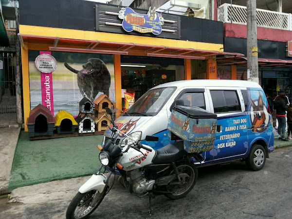 Mr. Pinsher Pet Shop