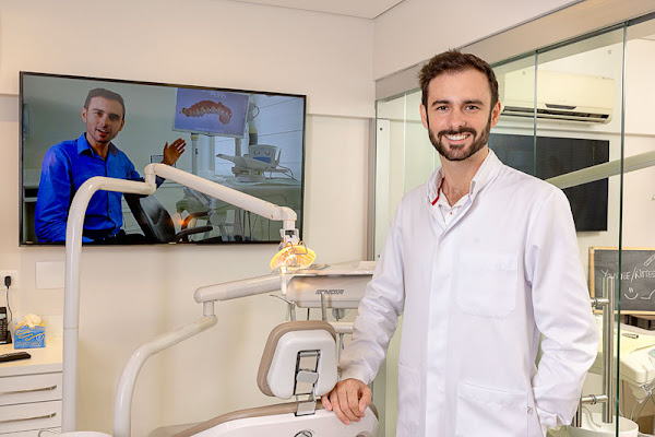 Foto 3 Dr Renato Sartori Dentista Faria Lima Itaim Bibi - Lentes de Contato Dentais