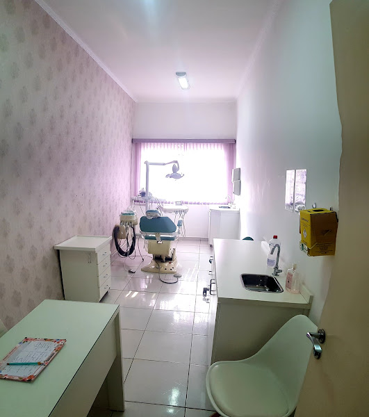 Foto 2 Dentistas na Lapa - Dra. Márcia S. Borges - Especializada em implantes e restaurações.