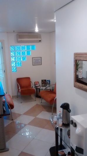 Dr. Eder Carceles Queiro, Dentista