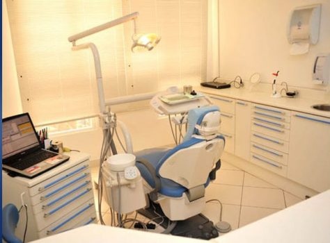 Dr. Daniel Peel, Dentista