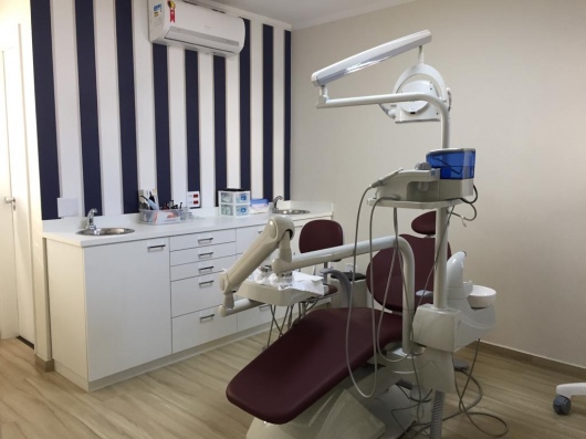 Dr. Fabricio Hinterlang, Dentista