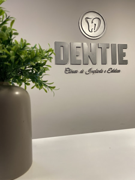 Clínica Dentie - Dentistas