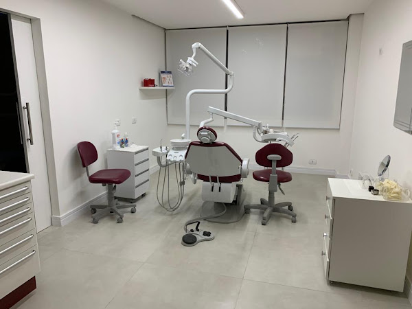 Foto 0 Dentistas na Av. Faria Lima - Salomão Cunha