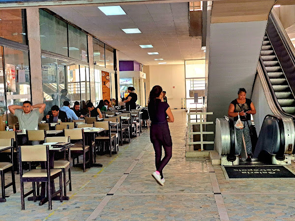 Foto 2 Galeria Metrópole