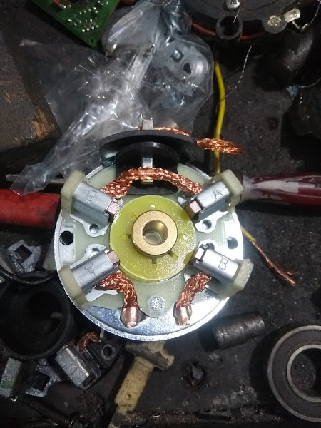 Auto elétrico Nipo Tanii