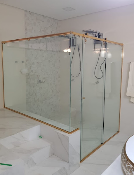 Foto 4 Vidrofama - Vidro Temperado DF - Esquadrias de Alumínio - Guarda Corpo de Vidro