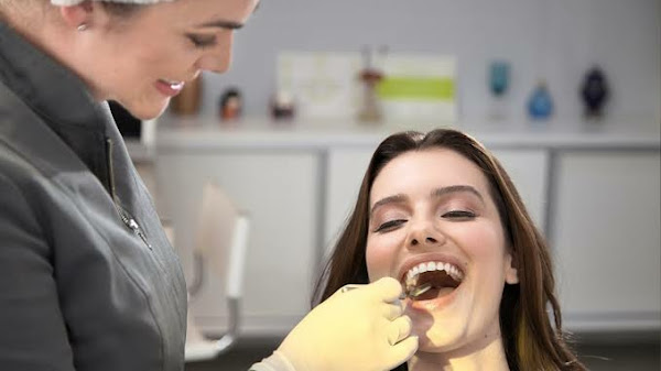 Clínica Odontoliuzzi - Facetas de Porcelana - Implante Dentário - Ortodontia - Periodontia - Dentística - Prótese Protocolo - Endodontia