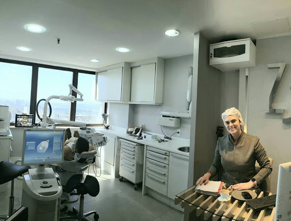 Foto 2 Clínica Odontoliuzzi - Facetas de Porcelana - Implante Dentário - Ortodontia - Periodontia - Dentística - Prótese Protocolo - Endodontia