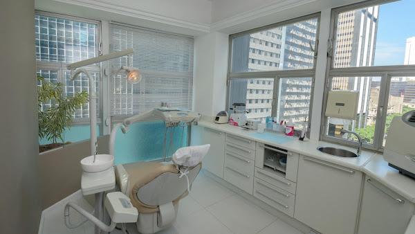 Dra. Adriana Souto Nôga, Dentista