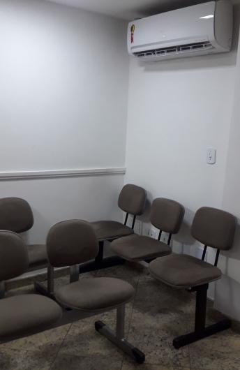 Dra. Cláudia Mercês De Mendonça, Dentista