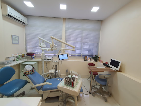 Foto 1 Dentista em Copacabana - Dra. Christiane Osório Pinto | AMO Odontologia Estética | INVISALIGN® Doctor | Aparelho Ortodôntico Invisível