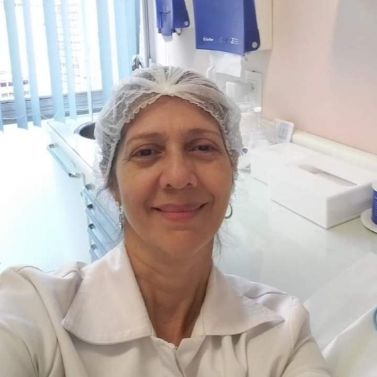 Dra. Elaine Izel, Dentista