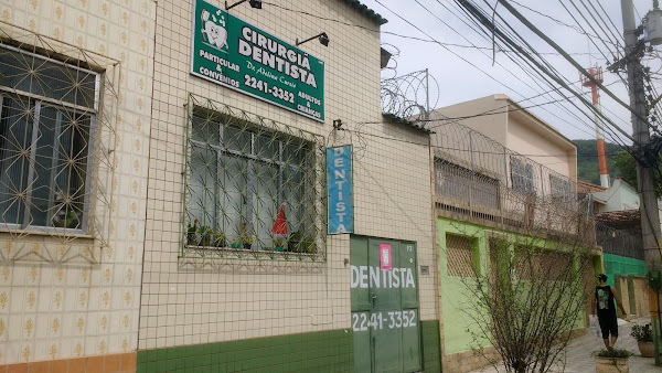 Cirurgiã Dentista Dra. Adelina Curzio