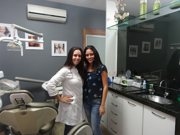 Dentista Lílian Gurgel