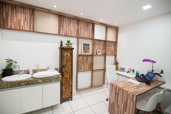 IEMEV - Instituto de Especialidades em Medicina Veterinária IEMEV - Instituto de Especialidades em Medicina Veterinária