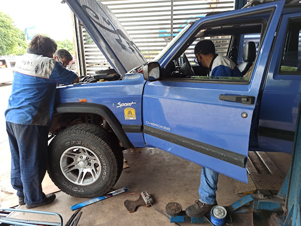 Light Oficina Especializada 4x4 Light Oficina Especializada 4x4