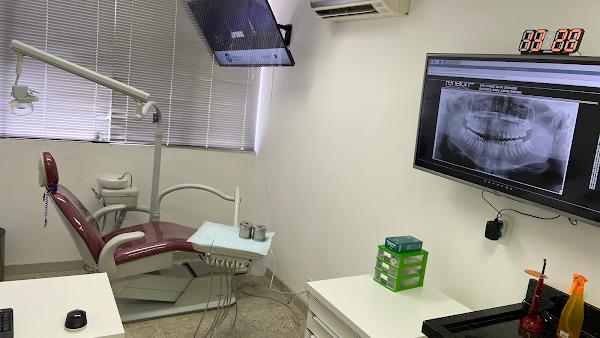 Ribeiro Odontologia Clínica Odontológica Brasília DF Dentista Asa Sul / Lente de Contato Dental / Implante Dentário Ortodontia