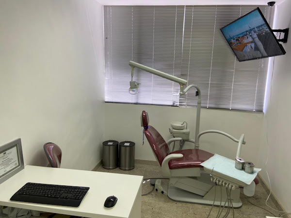 Foto 2 Ribeiro Odontologia Clínica Odontológica Brasília DF Dentista Asa Sul / Lente de Contato Dental / Implante Dentário Ortodontia