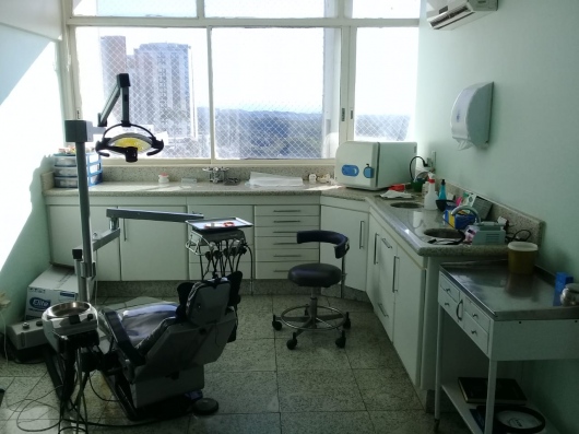 Dr. Rafael Abate, Dentista