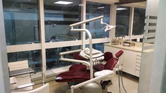 Dra. Edcléia Brandão, Dentista