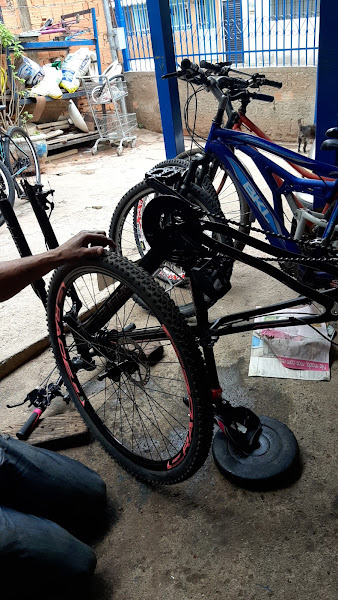 Ciclista e borracharia reis