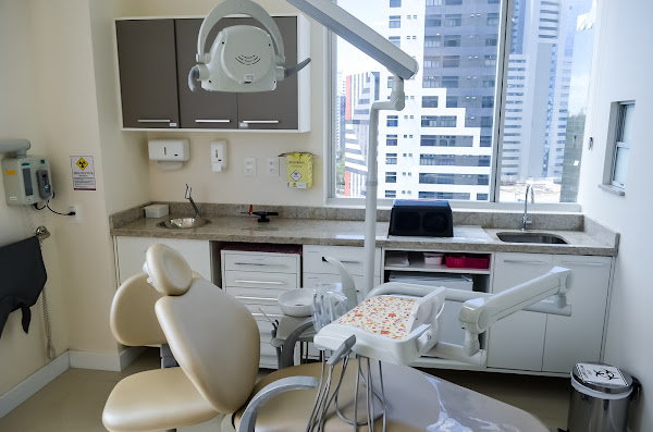Foto 5 Dentelle Clínica Odontológica | Endodontia - Prótese Dentária - Invisalign | Salvador